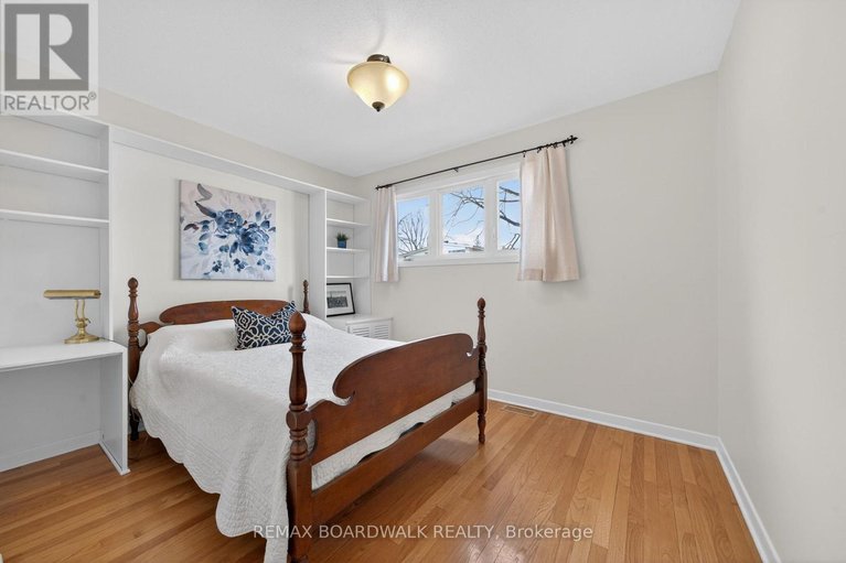 29594831/32-bowmoor-avenue/borden-farmstewart-farmcarleton-heightsparkwood-hills/ottawa/ontario/K2E6M4_19