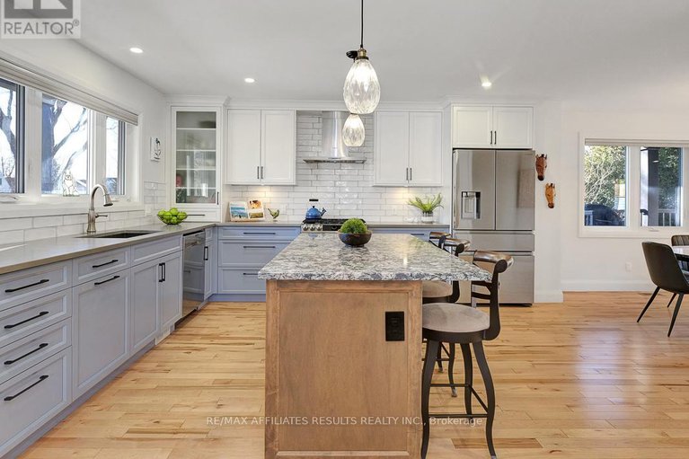 28386152/23-tunis-avenue/carlington/ottawa/ontario/K1Z7R6_13