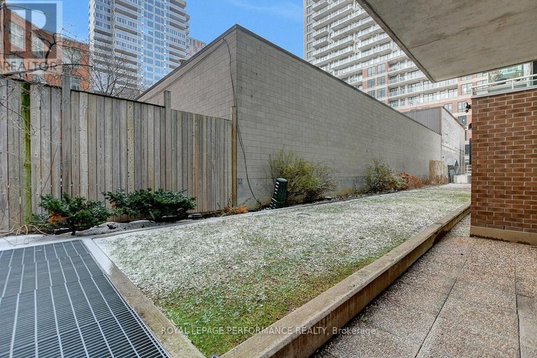 29479341/103-134-york-street/lower-townbyward-market/ottawa/ontario/K1N1K8_17