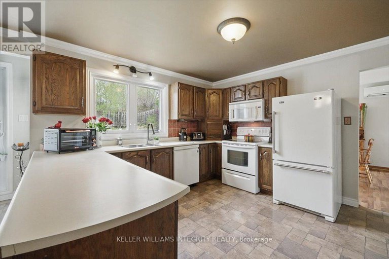 28473726/1954-catherine-street/town-of-rockland/clarence-rockland/ontario/K4K1H6_14