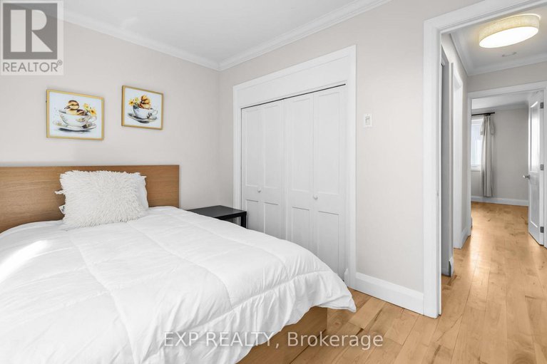 29427450/1377-mcmahon-avenue/emerald-woodssawmill-creek/ottawa/ontario/K1T1C2_16