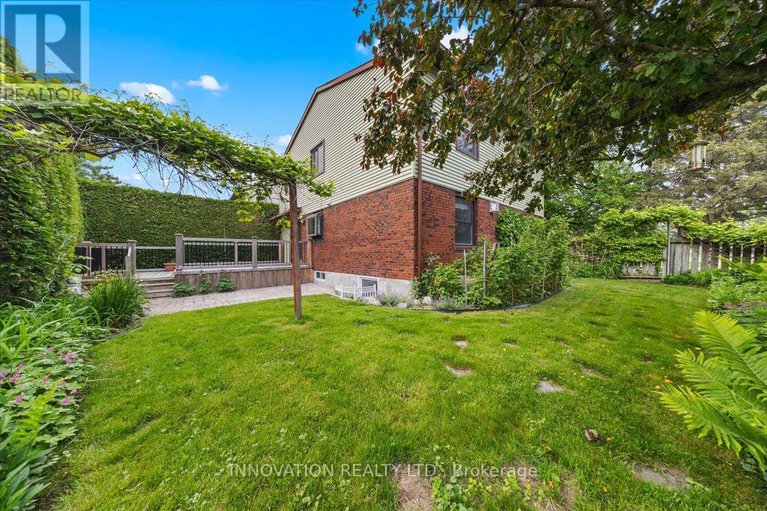 28436166/1553-marcoux-drive/bilberry-creekqueenswood-heights/ottawa/ontario/K1E2K5_39