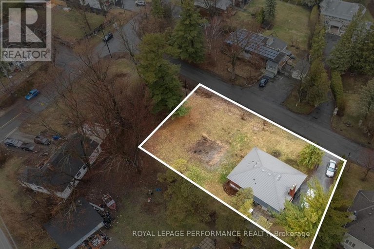 29614137/28-myrle-avenue/crystal-bayrocky-point/ottawa/ontario/K2H8E6_6