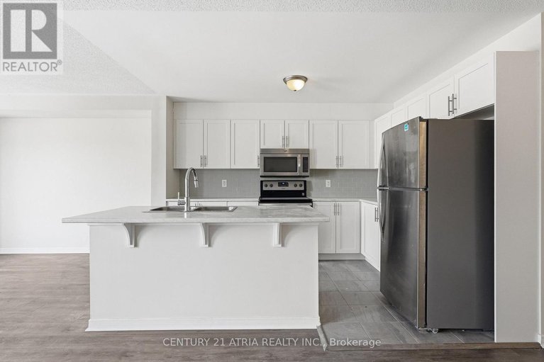 29453480/502-radiant-private/emerald-meadowstrailwest/ottawa/ontario/K2M0M9_16