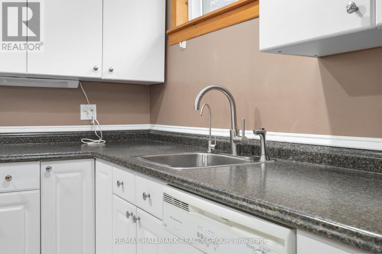 29137387/1050-barnett-drive/cumberland-village/ottawa/ontario/K4C1C7_19