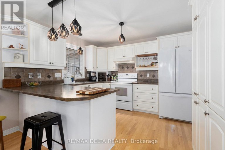 28847181/176-louise-street/town-of-rockland/clarence-rockland/ontario/K4K1R9_11