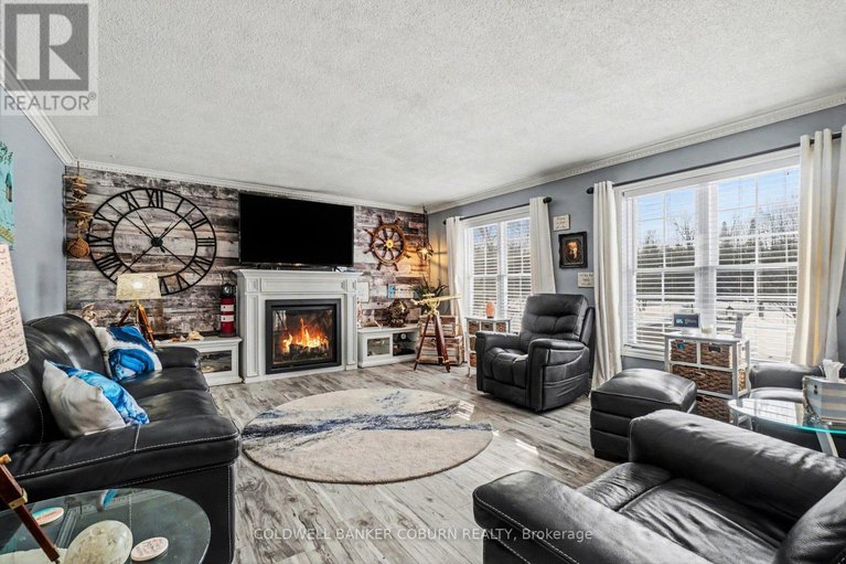 29376063/6167-burritts-rapids-road/north-grenville-twp-kemptville-south/north-grenville/ontario/K0G1N0_10