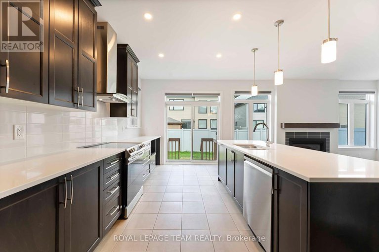 28647828/1010-brian-good-avenue/riverside-southgloucester-glen/ottawa/ontario/K4M0R3_24