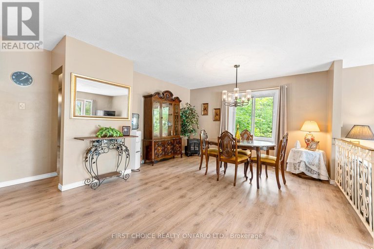 28507274/96-constance-lake-road/kanata-north-east/ottawa/ontario/K2K1X7_9