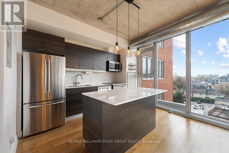 28517336/527-349-mcleod-street/ottawa-centre/ottawa/ontario/K2P0S1_3