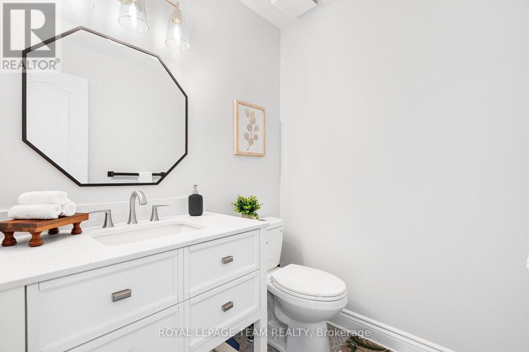 29425119/1925-windwood-place/chapel-hill/ottawa/ontario/K1C7K7_21