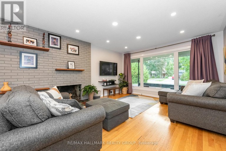 28909917/9-newbury-avenue/borden-farmstewart-farmcarleton-heightsparkwood-hills/ottawa/ontario/K2E6K7_6
