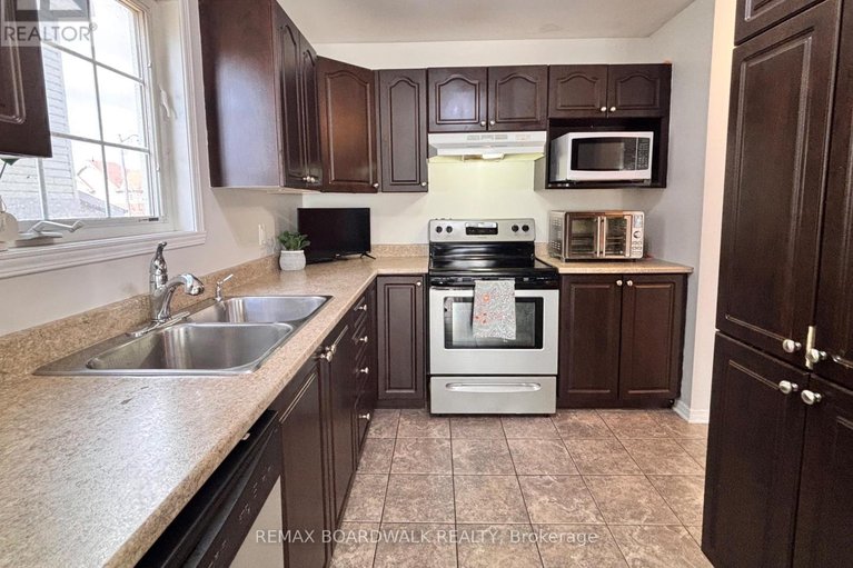 29597543/240-eliot-street/town-of-rockland/clarence-rockland/ontario/K4K0E6_7