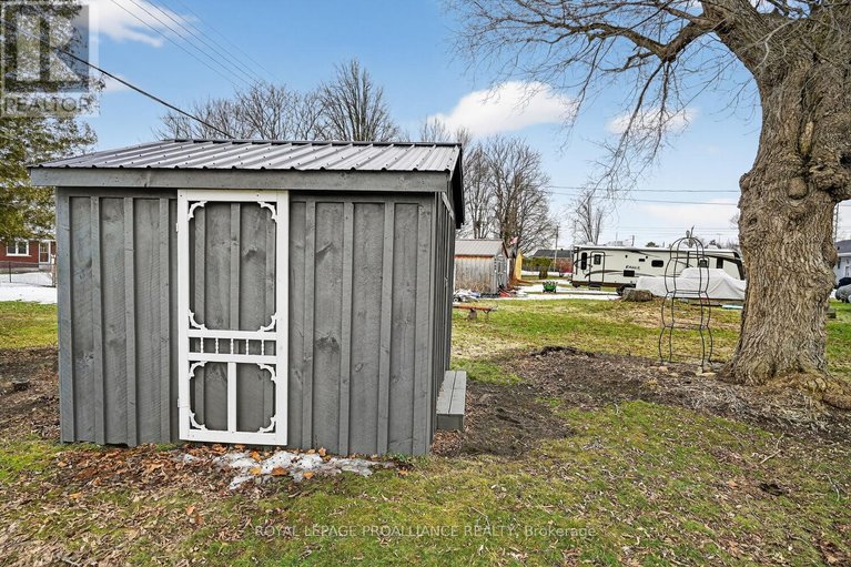 29460422/17-church-avenue/iroquois/south-dundas/ontario/K0E1K0_29