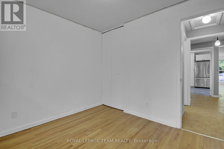 28738547/52-bowhill-avenue/borden-farmstewart-farmcarleton-heightsparkwood-hills/ottawa/ontario/K2E6S7_21