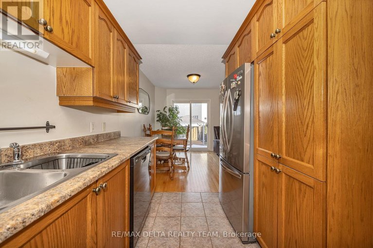 29579531/2685-sylvain-street/town-of-rockland/clarence-rockland/ontario/K4K1V3_14