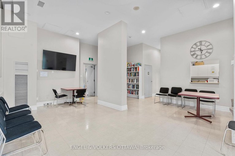 28971106/1604-545-st-laurent-boulevard/viscount-alexander-park/ottawa/ontario/K1K4H9_29