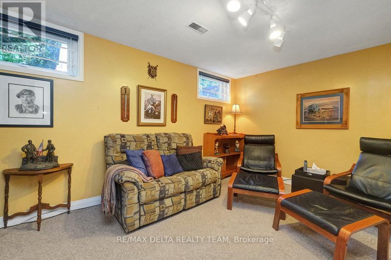 28636834/6383-st-louis-drive/hiawatha-parkconvent-glen/ottawa/ontario/K1C2X9_35