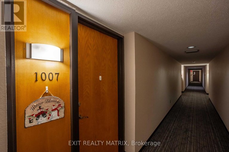 29636684/1007-2759-carousel-crescent/emerald-woodssawmill-creek/ottawa/ontario/K1T2N5_6