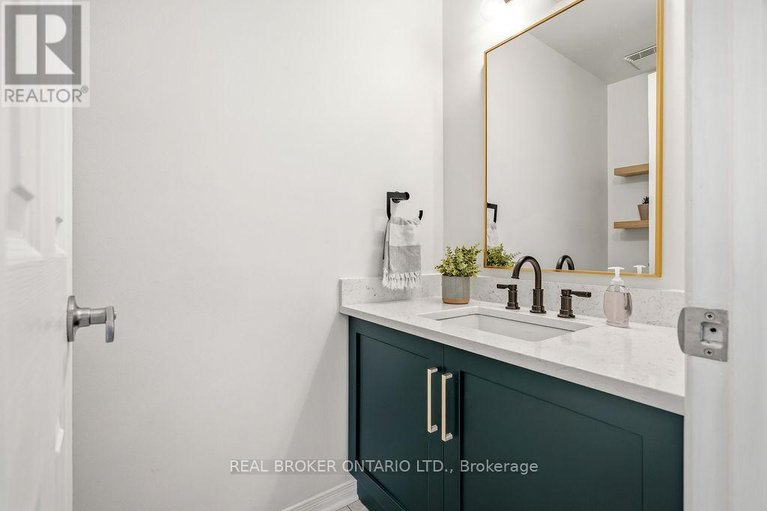 29633974/1095-avignon-court/orleans-wood/ottawa/ontario/K1C2M2_13