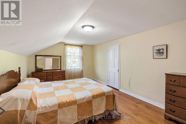 28632376/12084-lakeshore-drive/morrisburg/south-dundas/ontario/K0C1X0_17