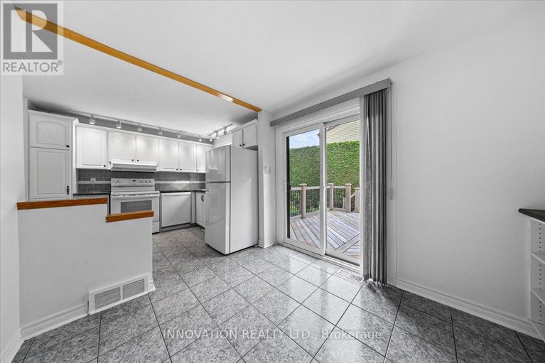 28436166/1553-marcoux-drive/bilberry-creekqueenswood-heights/ottawa/ontario/K1E2K5_15