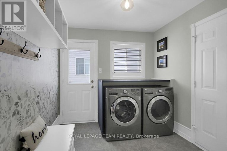 28519843/23-windgate-crescent/emerald-meadowstrailwest/ottawa/ontario/K2M2X1_36
