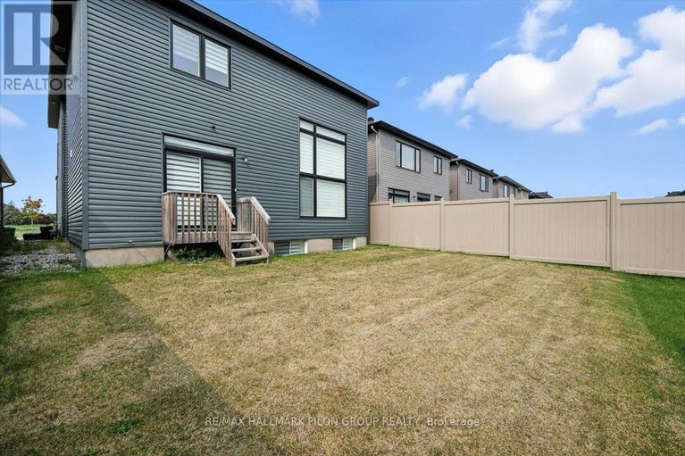 28971095/72-big-dipper-street/riverside-southgloucester-glen/ottawa/ontario/K4M0L8_23