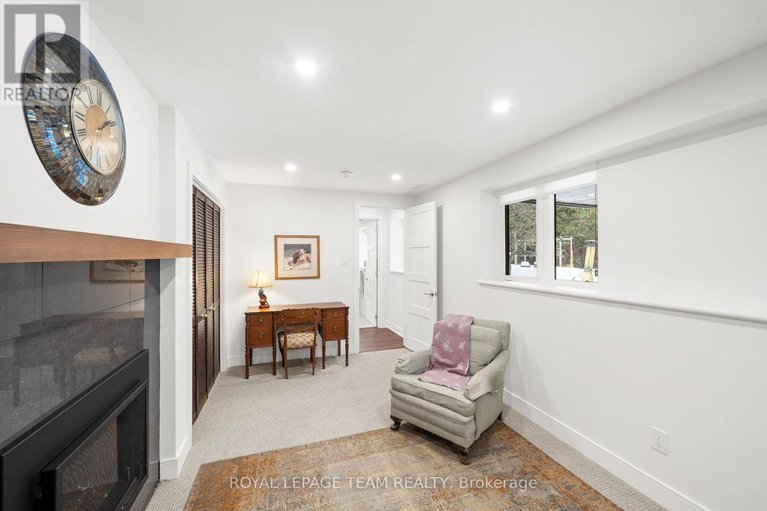 29404237/28-maplehill-way/manotick-village-manotick-estates/ottawa/ontario/K2C3H1_38