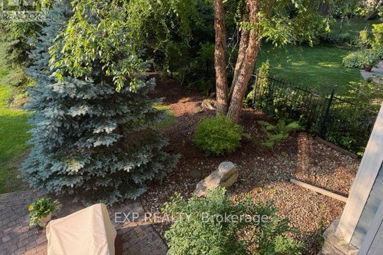 29397622/46-marsh-sparrow-private/morgans-grantsouth-march/ottawa/ontario/K2K3P2_43