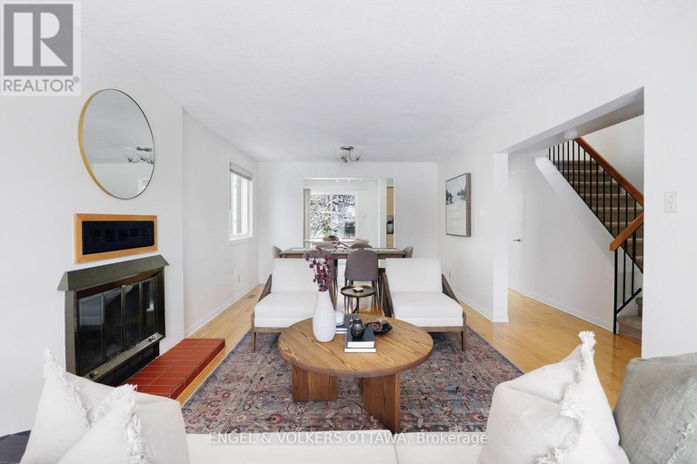 29097946/60-homestead-street/borden-farmstewart-farmcarleton-heightsparkwood-hills/ottawa/ontario/K2E7N6_4