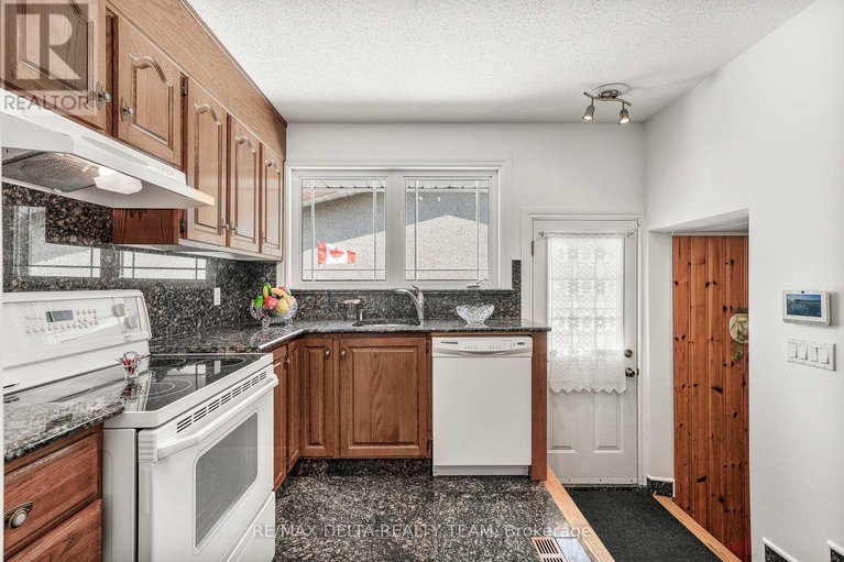 28631886/2435-heaton-avenue/hawthorne-meadows/ottawa/ontario/K1G1J1_9
