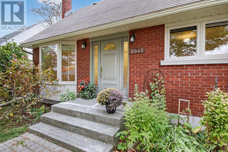 29033403/2042-tilson-street/elmvale-acres/ottawa/ontario/K1G2M7_2