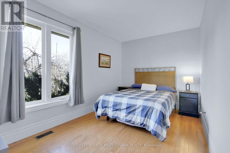 28129909/2313-edward-kidd-crescent/north-gower/ottawa/ontario/K0A2T0_12