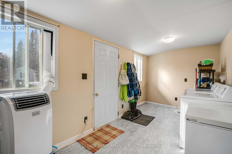 29504497/2082-sandy-hill-road/lorignal/champlain/ontario/K0B1K0_33