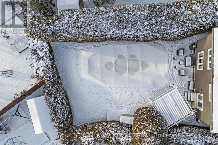 29373650/29-valley-ridge-street/borden-farmstewart-farmcarleton-heightsparkwood-hills/ottawa/ontario/K2E7W3_46