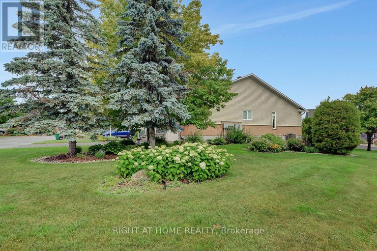 29155365/36-sable-run-drive/stittsville-central/ottawa/ontario/K2S1W8_32