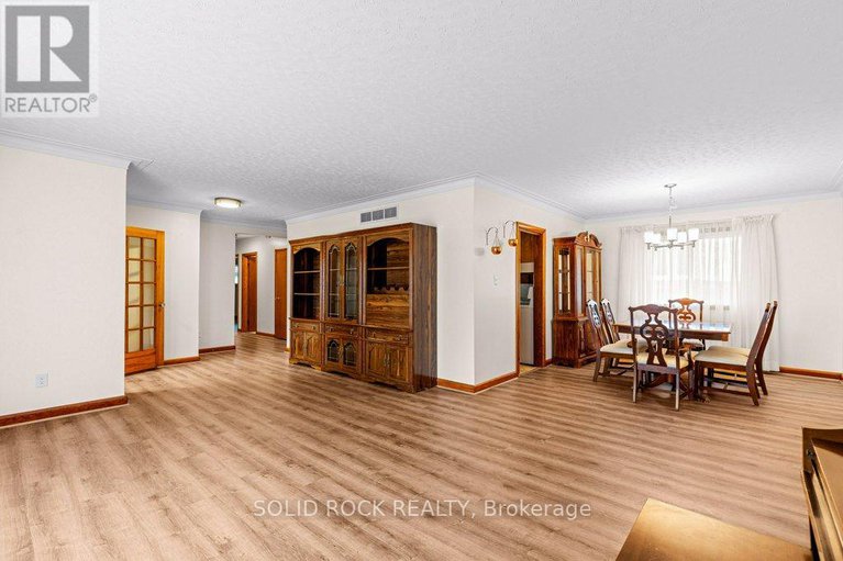 28357814/7-brouse-drive/iroquois/south-dundas/ontario/K0E1K0_13