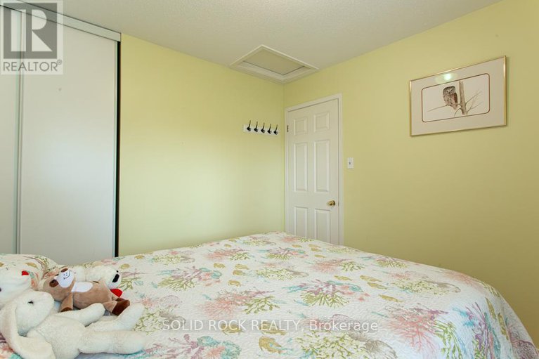28593737/11-royal-field-crescent/longfields/ottawa/ontario/K2J4G1_25