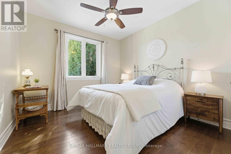 29399472/84-chanonhouse-drive/richmond/ottawa/ontario/K0A2Z0_24