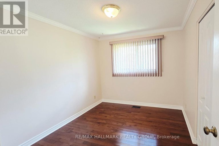 28842722/38-hadley-circle/bells-corners/ottawa/ontario/K2H6N9_18
