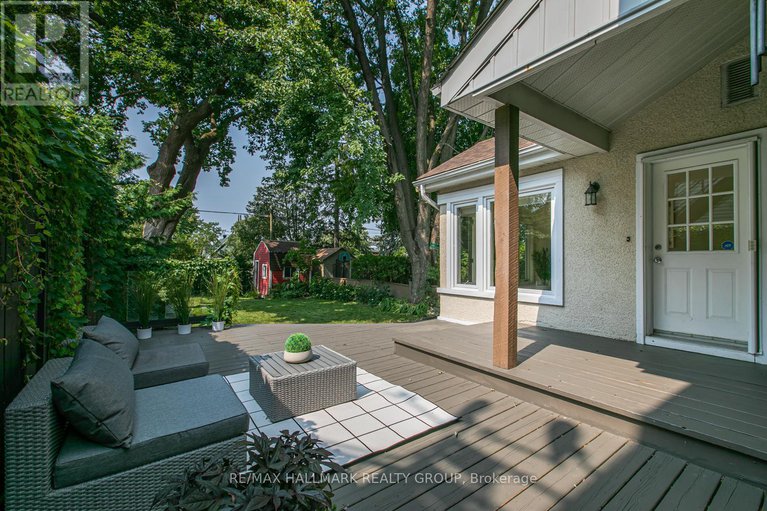 28437104/636-chapel-street/sandy-hill/ottawa/ontario/K1N7Z9_21