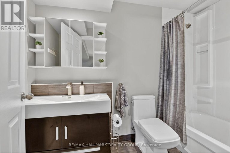 29279134/355-west-ridge-drive/stittsville-south/ottawa/ontario/K2S2G8_29