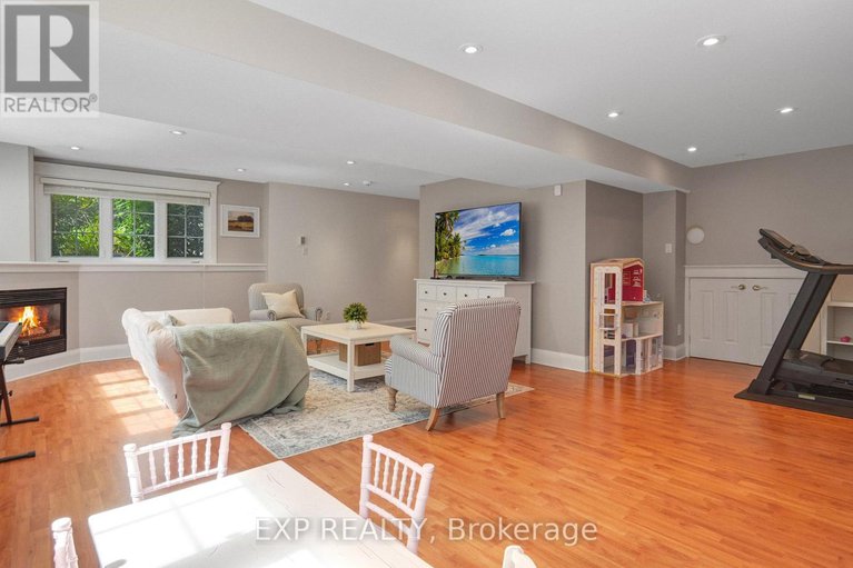27934757/72-delong-drive/rothwell-heights/ottawa/ontario/K1J7E1_7