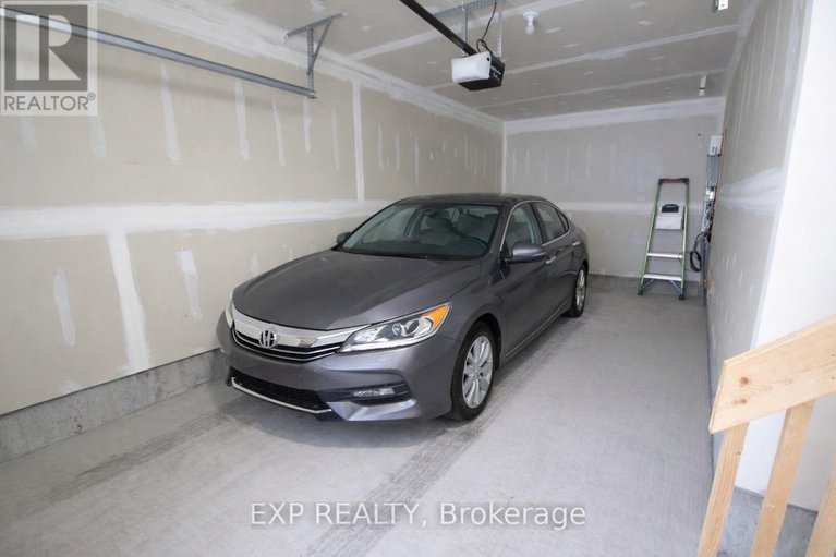 29268177/827-kiniw-private/cfb-rockcliffe-and-area/ottawa/ontario/K1K5A3_5