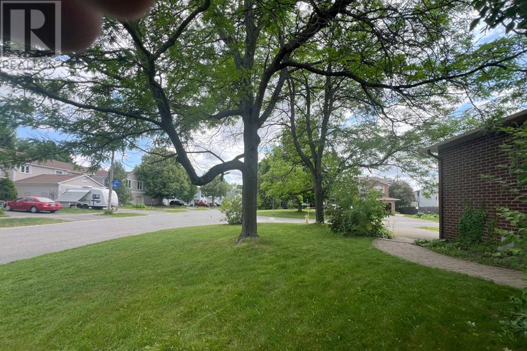 28246282/2-chickasaw-crescent/bridlewood/ottawa/ontario/K2M1M3_20