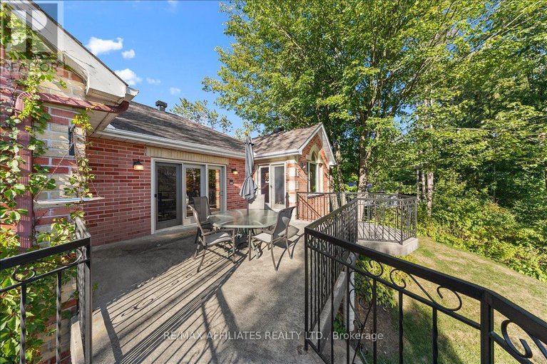 28874344/1266-barnwell-crescent/navan/ottawa/ontario/K4B1K4_39