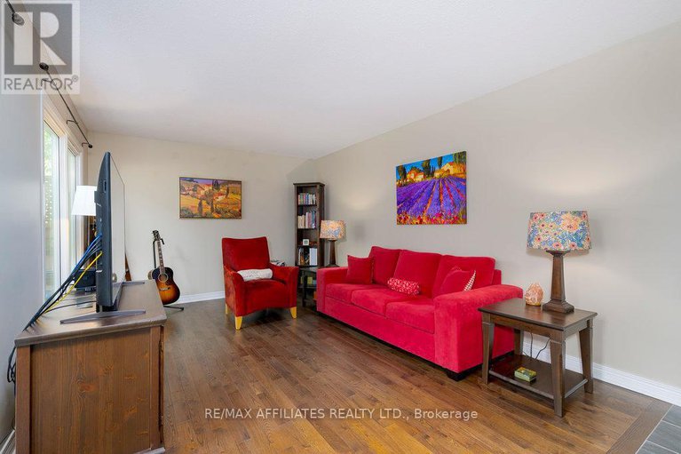 28488846/34-105-weeping-willow-lane/beaverbrook/ottawa/ontario/K2K1E6_15