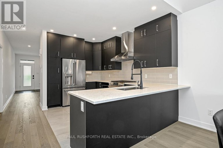 28592646/568-knotridge-street/mer-bleuebradley-estatesanderson-park/ottawa/ontario/K1W0M2_11