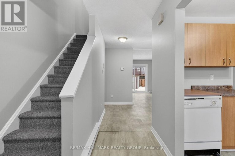 29685312/3219-stockton-drive/blossom-parkkemp-parkfindlay-creek/ottawa/ontario/K1T1S3_3